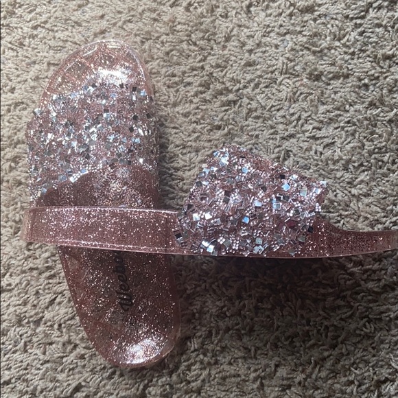 🌹🌹SOLD🌹🌹Rose Gold Bedazzled Embellished Slides - Picture 4 of 6